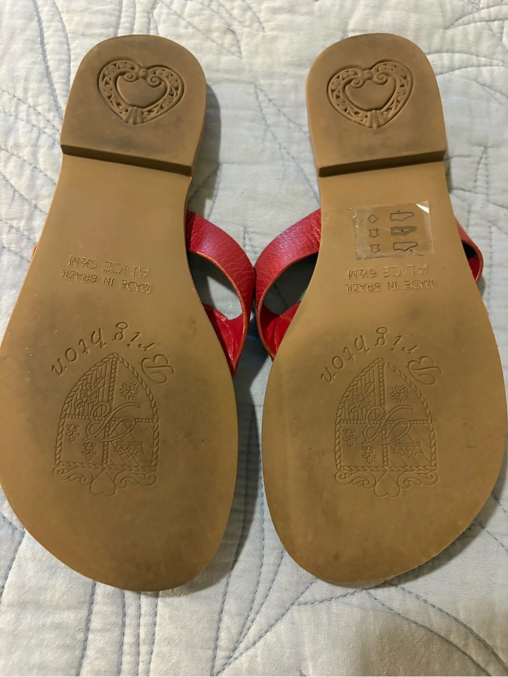 EUC Brighton Red Leather Thong Sandals with Gold Medallion size 6.5 - Picture 3 of 3